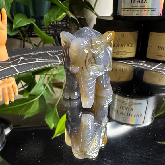 Agate Elephant Figurine - Picture 5 of 9